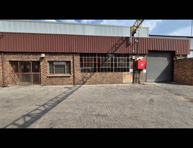 344M² FACTORY TO LET IN ANDERBOLT